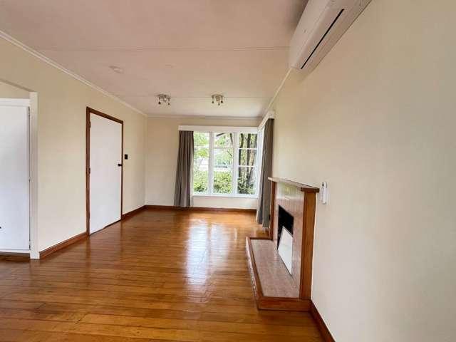 House for rent in Point England, Oroua County