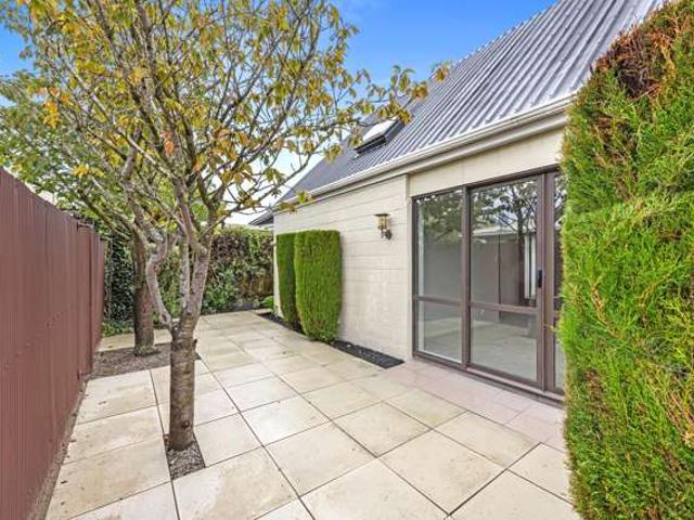 Townhouse for sale in Saint Albans, Canterbury