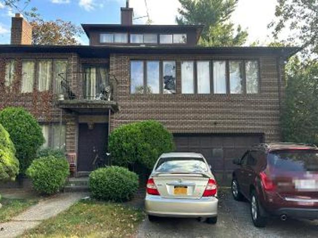 House for sale in Queens, Arverne