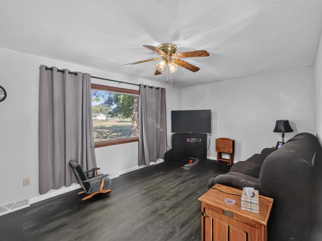House for sale in Sturgeon, Missouri