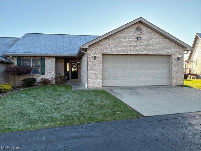 Condo for sale in Canfield, Mahoning County
