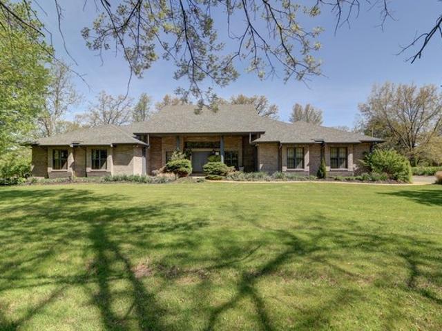 House for sale in Clinton, Iowa