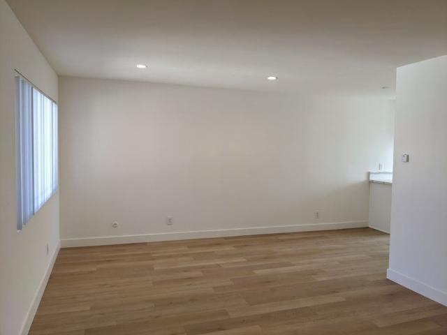 Apartment for rent in Canoga Park, California