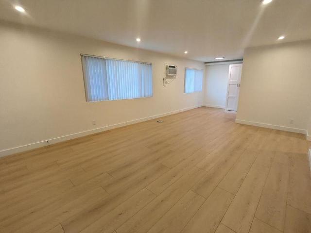 Apartment for rent in Canoga Park, California