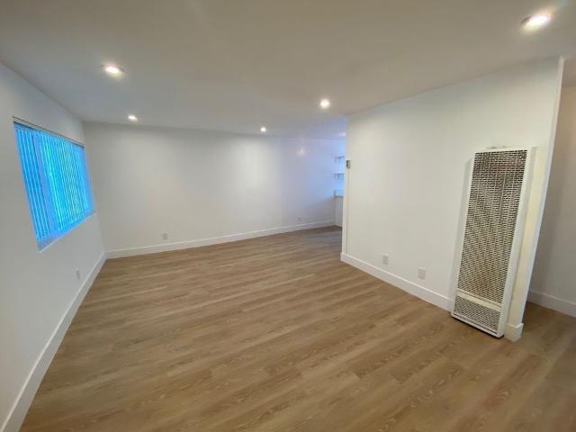 Apartment for rent in Canoga Park, California