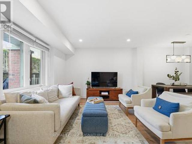 Townhouse for sale in Woburn, Ontario