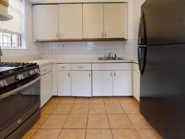 Condo for rent in Astoria
