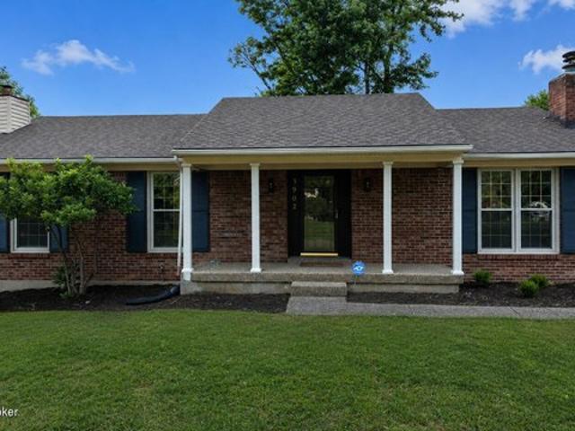 House for sale in Jeffersontown, Kentucky