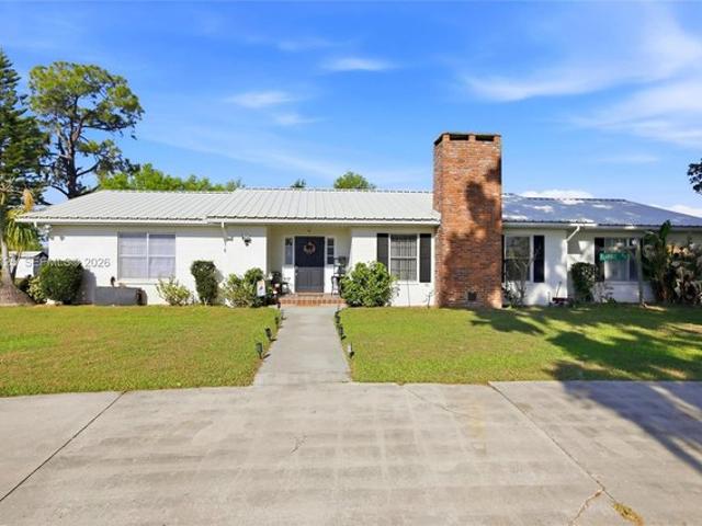House for sale in Bowling Green, Florida