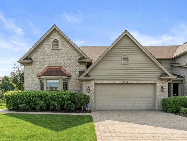Townhouse for sale in Geneva, Illinois