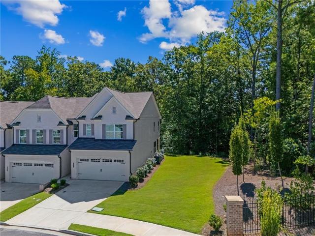 Townhouse for sale in Duluth, Georgia