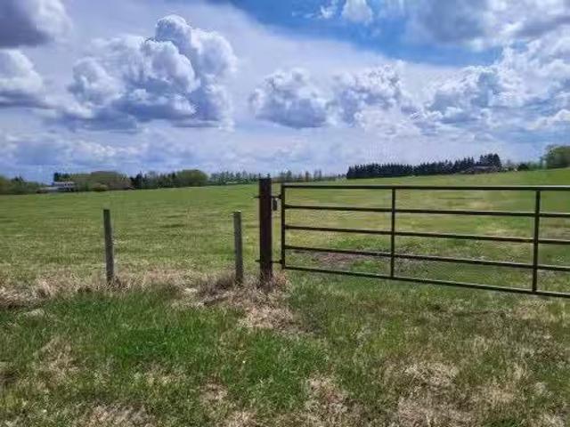 House for sale in Alberta