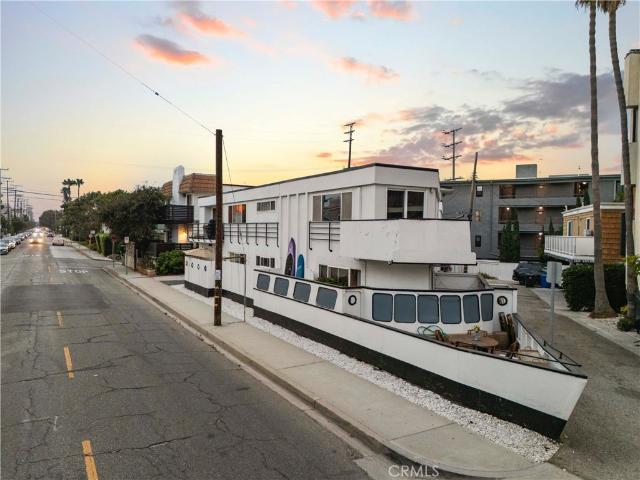 House for sale in Canoga Park, California