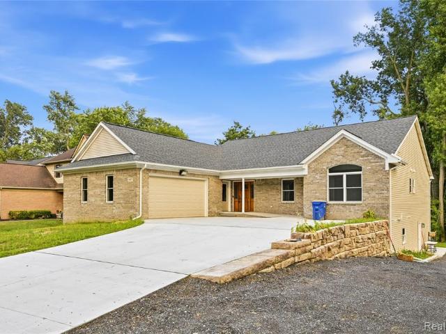 House for sale in Waterford, Michigan