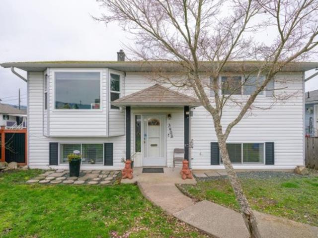 House for sale in Clayoquot, British Columbia