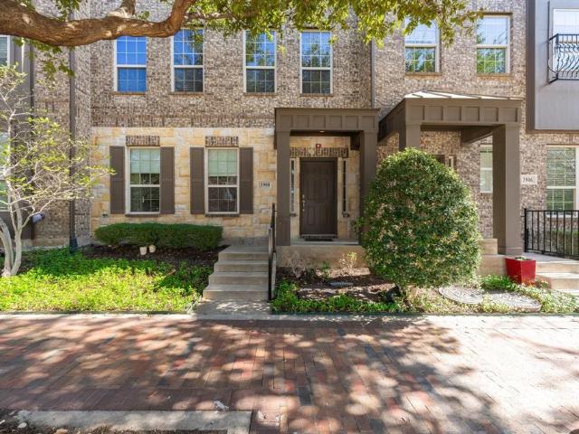 Townhouse for sale in Asbury Circle, Addison