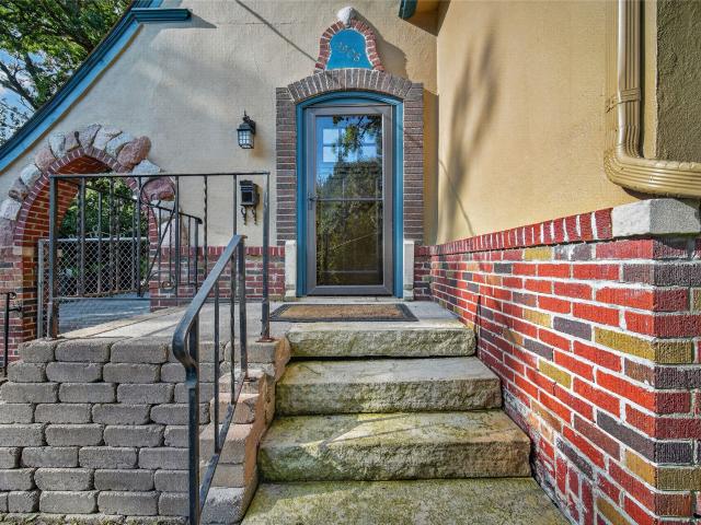 House for sale in Des Moines, Iowa