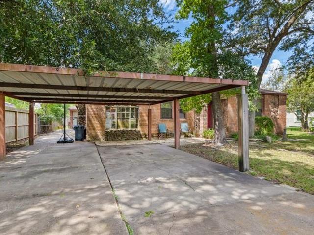 House for sale in Santa Fe, Texas