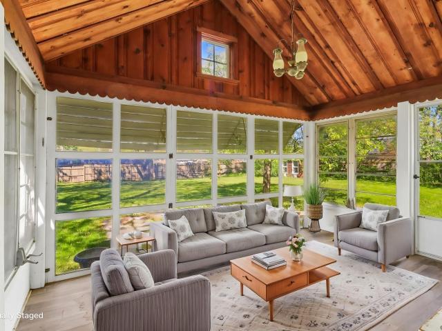 House for sale in Mchenry, Illinois