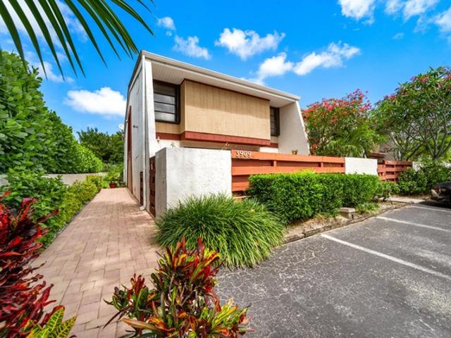 Townhouse for sale in Hollywood, Florida