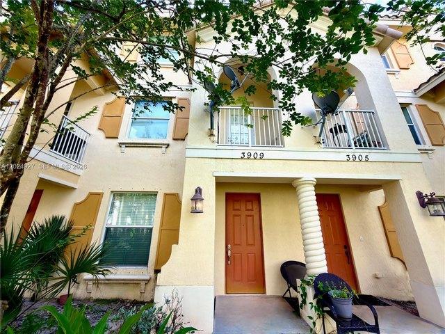 Townhouse for sale in Coconut Creek, Florida