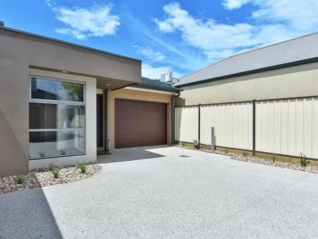 Apartment for rent in Airport West, Victoria