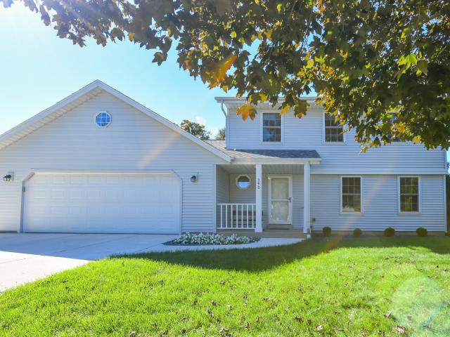 House for sale in Quail Run, Oak Creek
