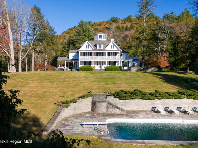 House for sale in New York