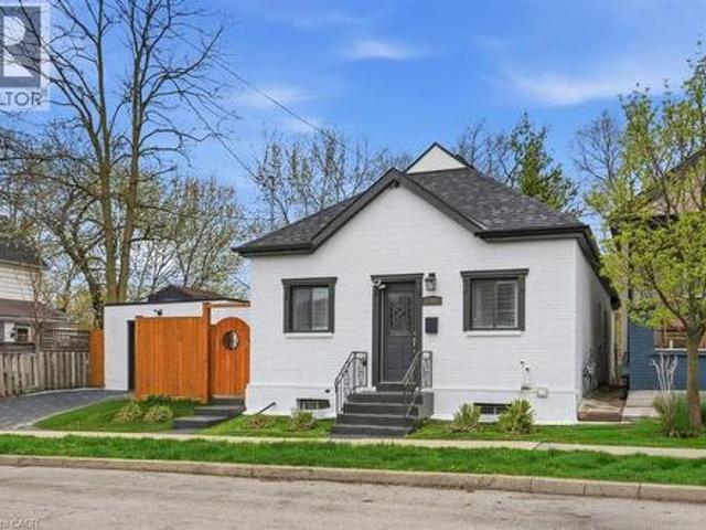 House for sale in Ancaster, Ontario