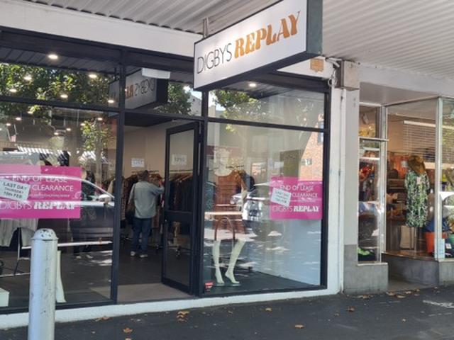 Showroom for rent in Carlton