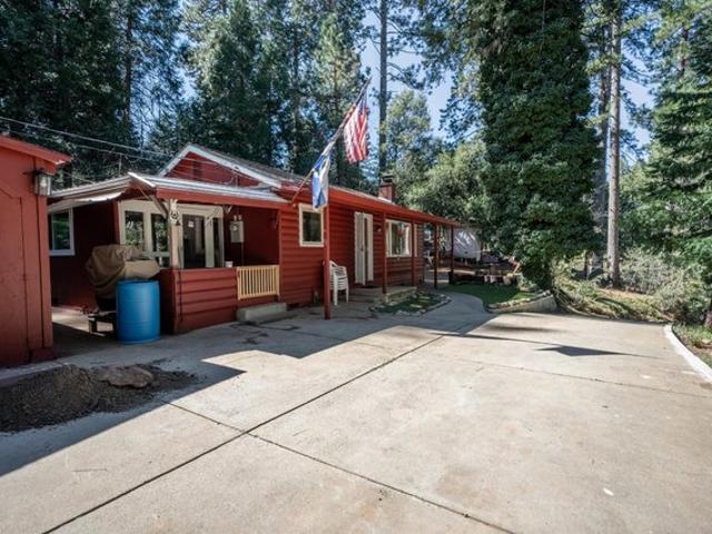 House for sale in Avery, California