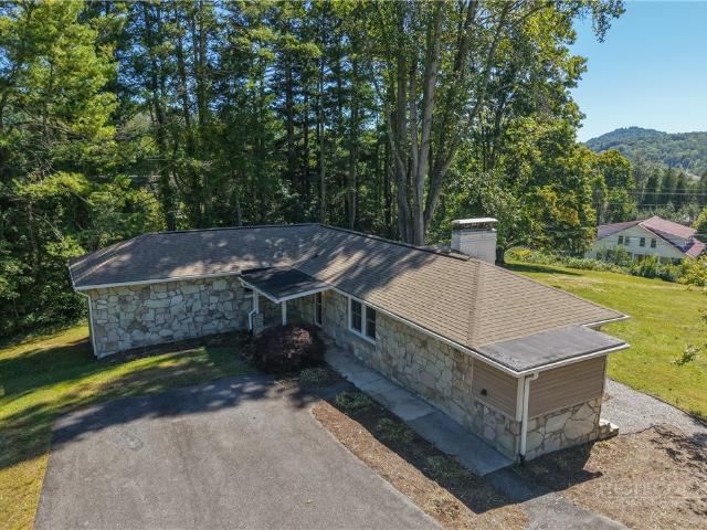 House for sale in Newland, Avery County