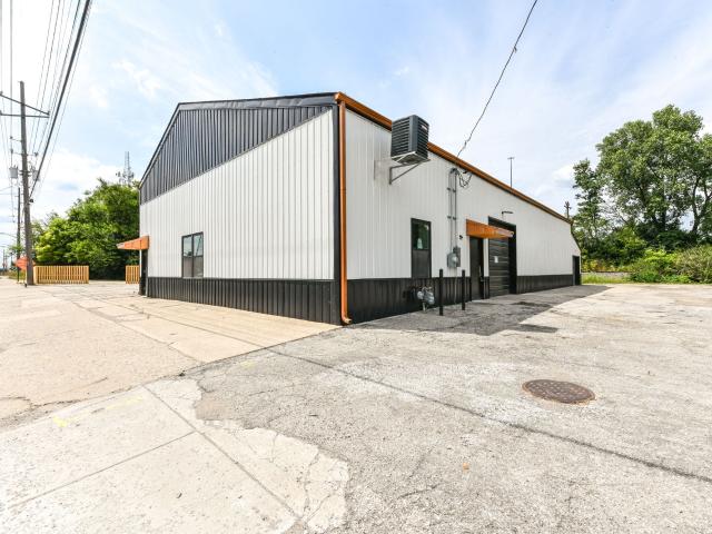 Commercial for sale in Near Eastside, Camby