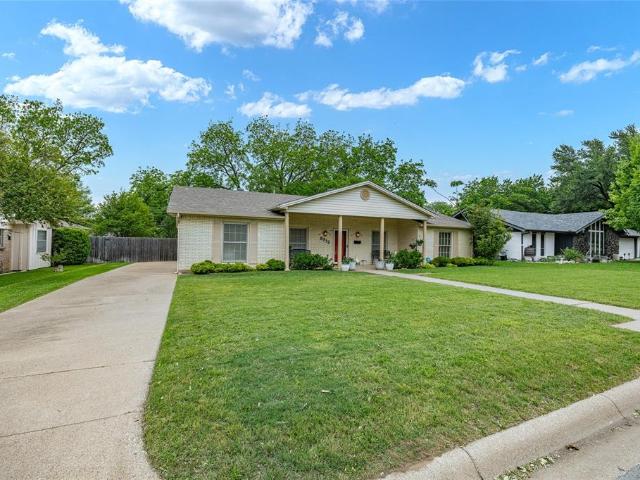 House for sale in Benbrook, Texas