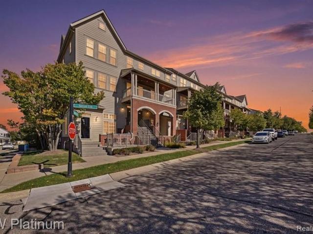 Townhouse for sale in Forester Square, Auburn Hills