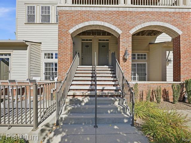 Condo for sale in Forester Square, Auburn Hills
