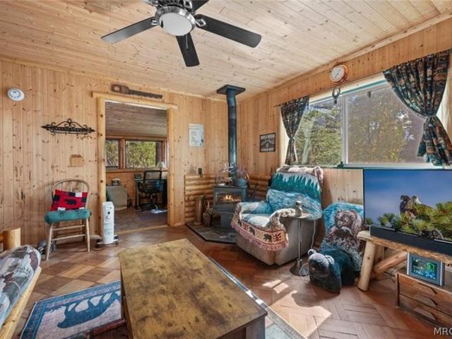 House for sale in Fawnskin, San Bernardino County