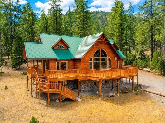 House for sale in Weed, California
