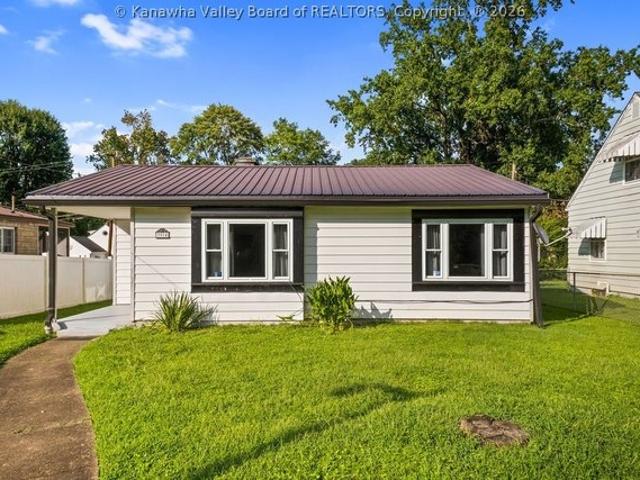 House for sale in Charleston, West Virginia