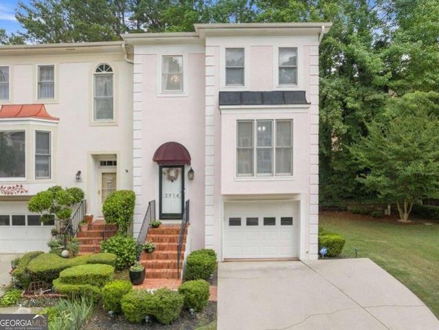 Townhouse for sale in Duluth, Georgia