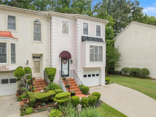 Townhouse for sale in Duluth, Georgia