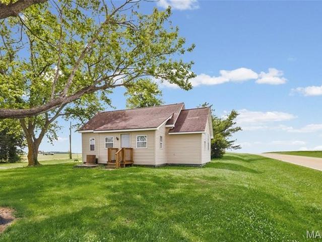 House for sale in Perry, Illinois