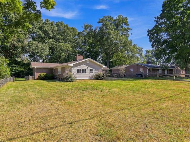 House for sale in Pfafftown, North Carolina