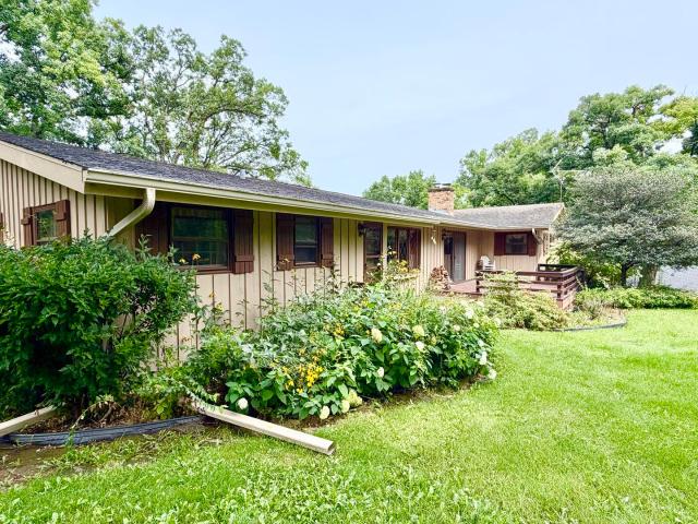House for sale in Mchenry, Illinois