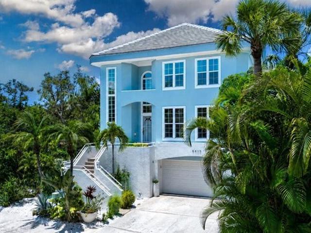 Condo for sale in Sarasota, Florida