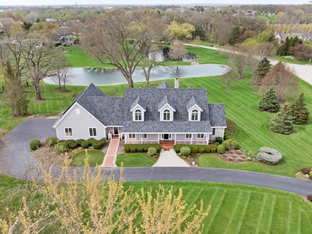 House for sale in Mchenry, Illinois