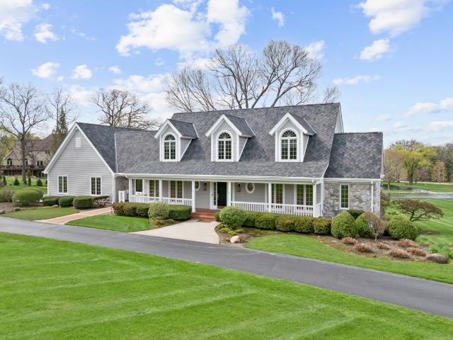 House for sale in Mchenry, Illinois