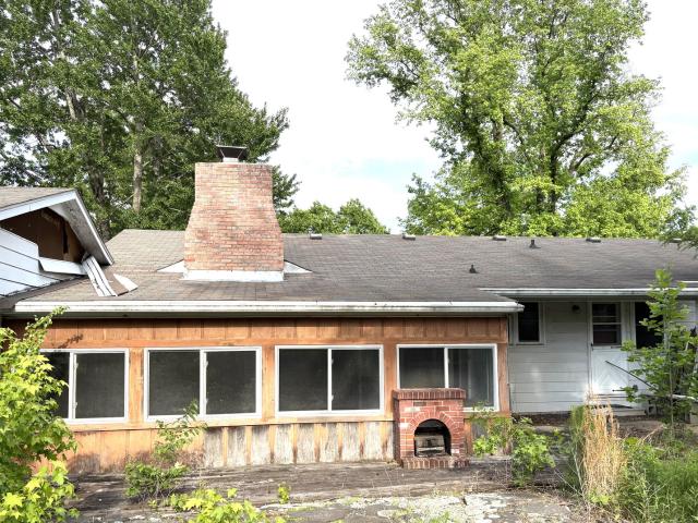 House for sale in Murphysboro, Illinois