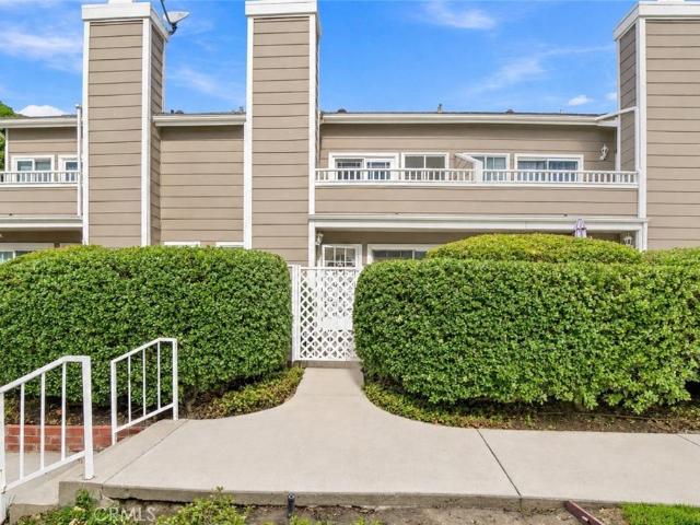 Townhouse for sale in Simi Valley, Ventura County