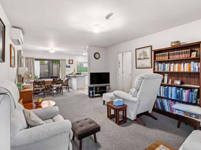 Apartment for sale in Massey, Henderson-Massey